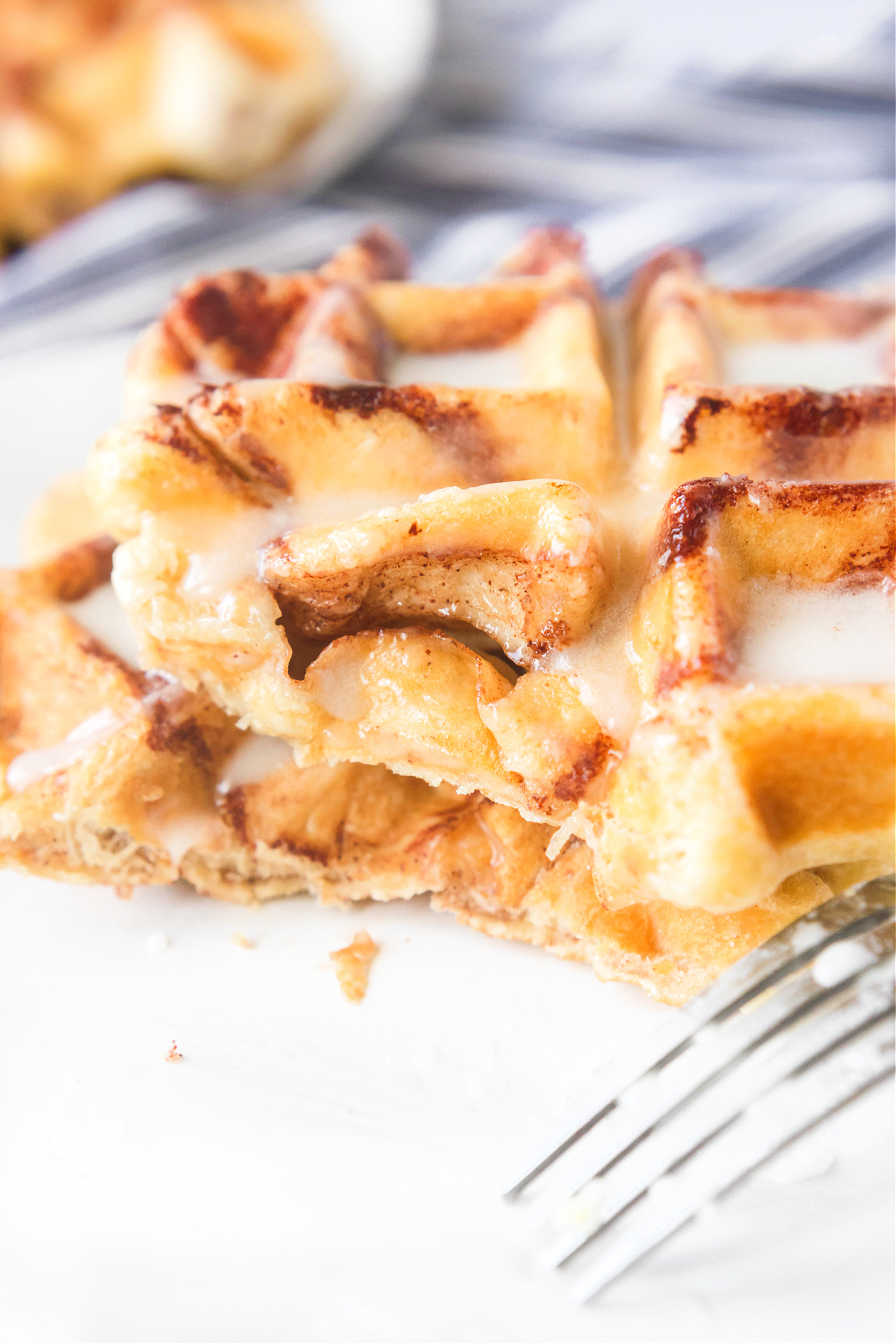 WAFFLE MAKER CINNAMON ROLLS