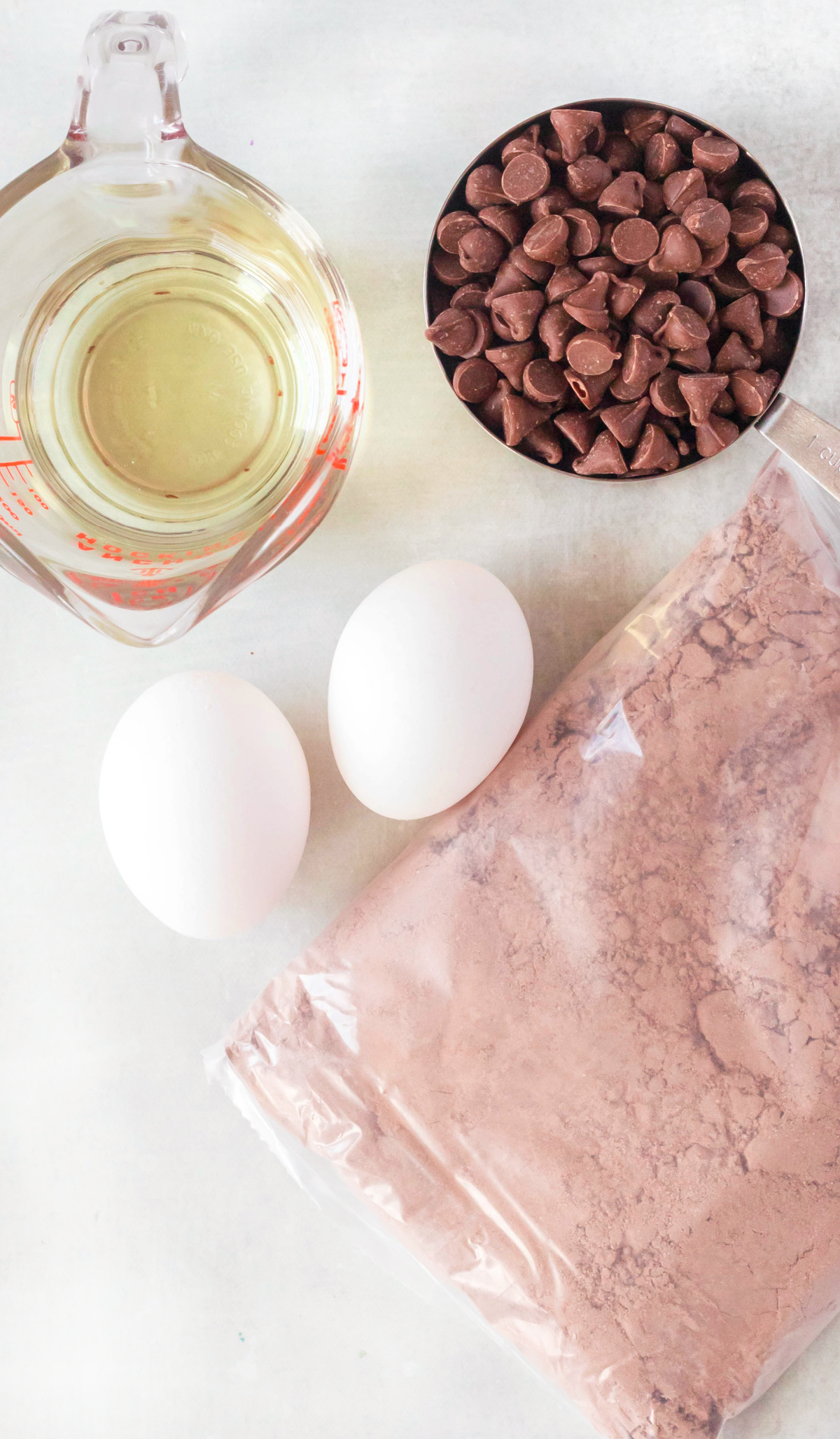 https://www.mamalovesfood.com/wp-content/uploads/2026/01/CAKE-MIX-BROWNIES-INGREDIENTS.jpg