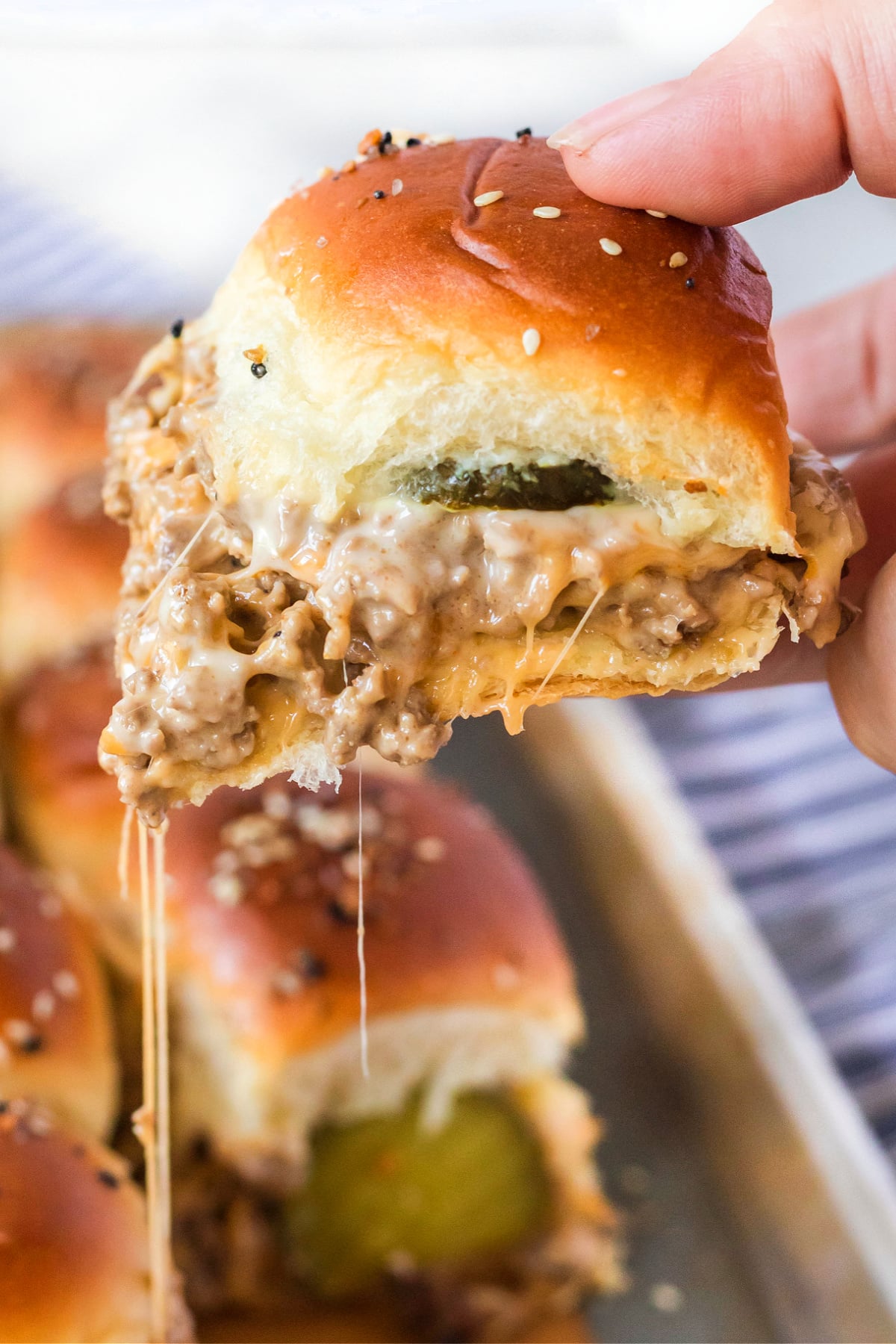 CHEESEBURGER SLIDERS WITH HAWAIIAN ROLLS