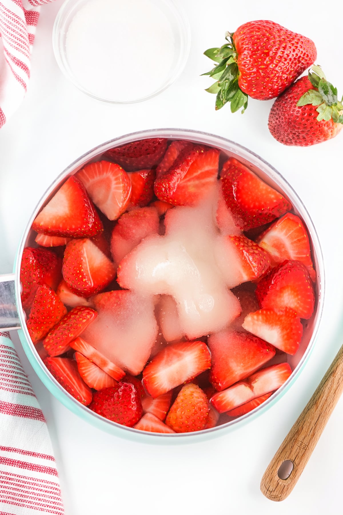 how do you make strawberry simple syrup