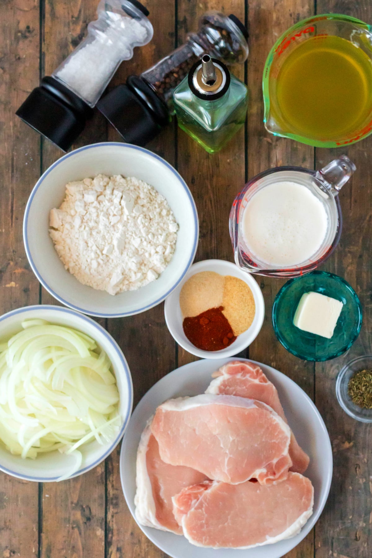 smothered pork chops ingredients
