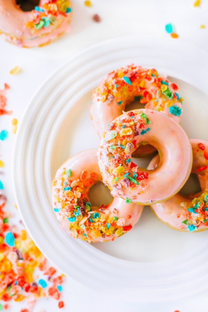 fruity pebbles donuts