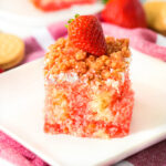 strawberry crunch cake