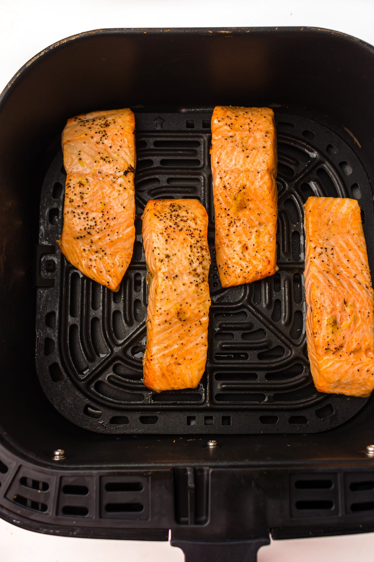 how do you make air fryer salmon