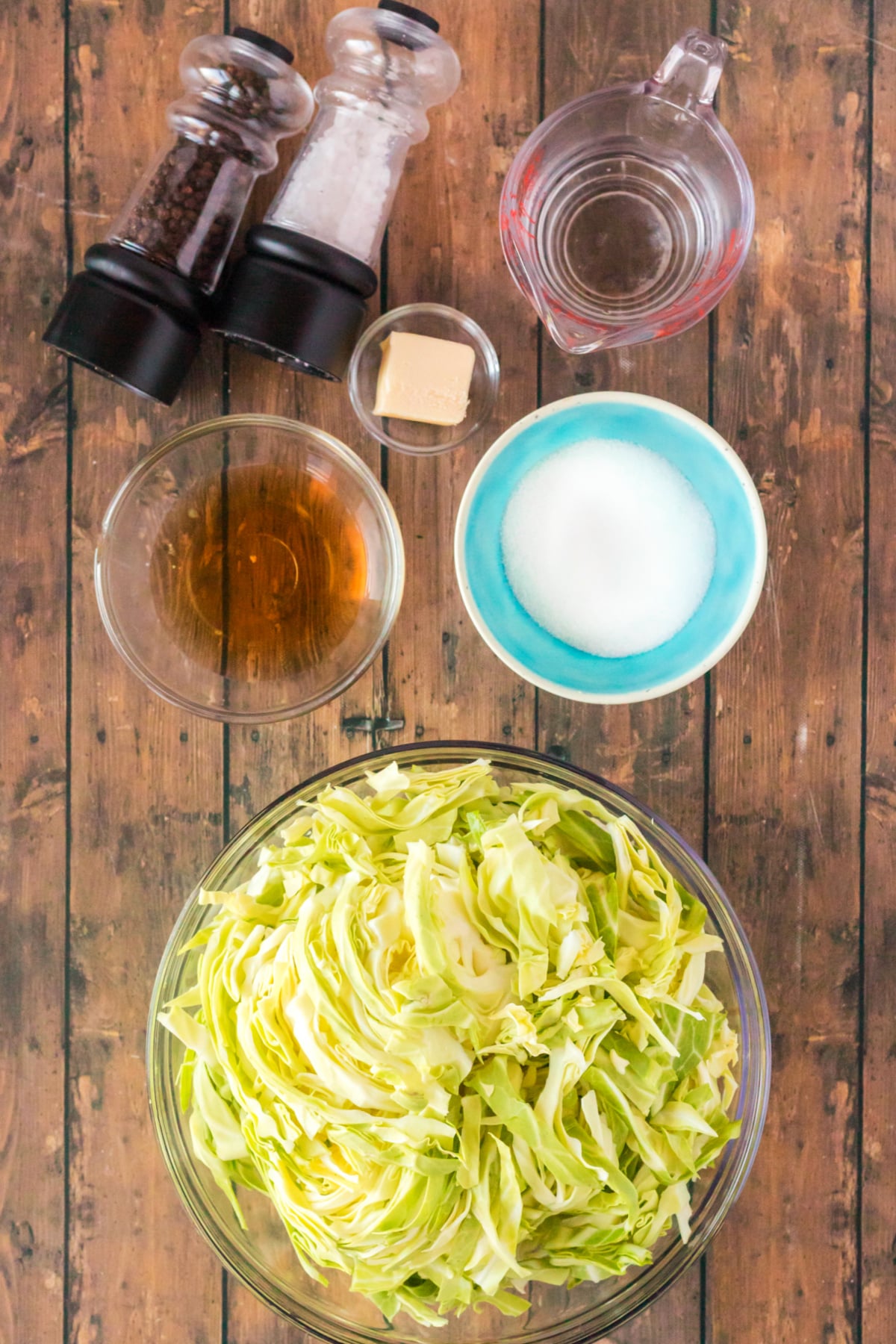 sweet and sour cabbage ingredients